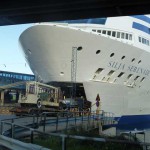Futurliner #8 åker ombord på en av Silja lines båtar